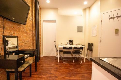 Studio Plus - 2 Bedroom Apartment In Midtown