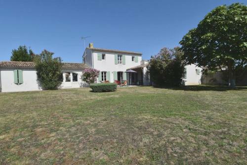 Dans Le Centre De La Couarde, Superbe Villa Familiale