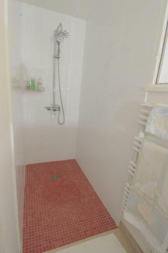 Villa � Proximit� Du Centre Village