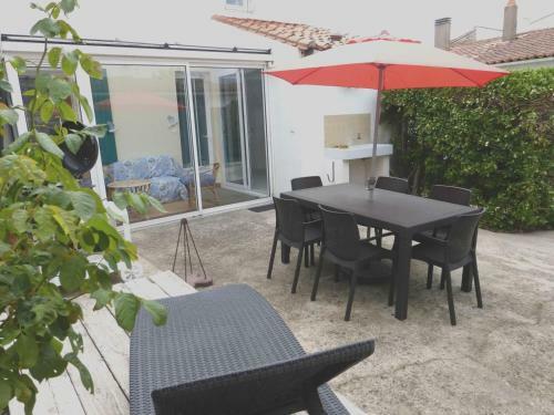 Maison de Village Enti�rement R�nov�e Avec Go�t