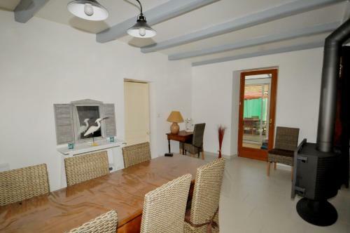 Maison de Village Enti�rement R�nov�e Avec Go�t