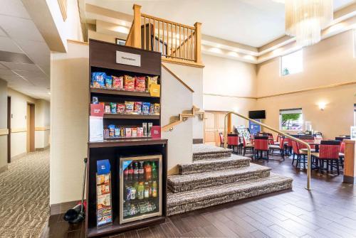 Hotel Comfort Suites Portland Airport