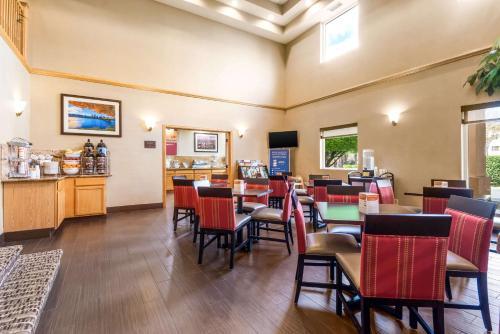 Hotel Comfort Suites Portland Airport