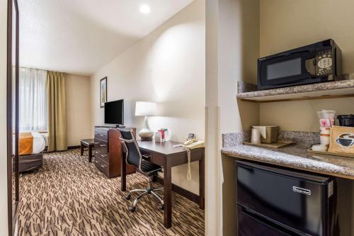 Hotel Comfort Suites Portland Airport