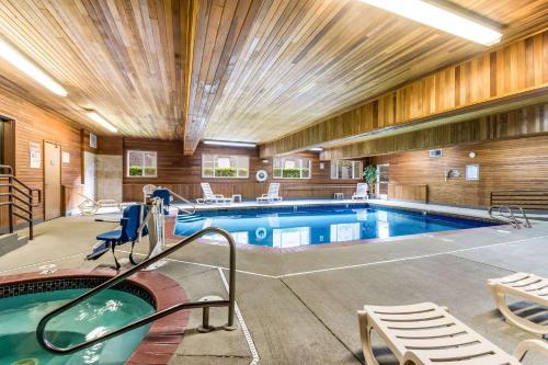 Hotel Comfort Suites Portland Airport