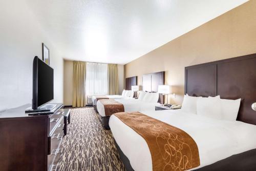 Hotel Comfort Suites Portland Airport