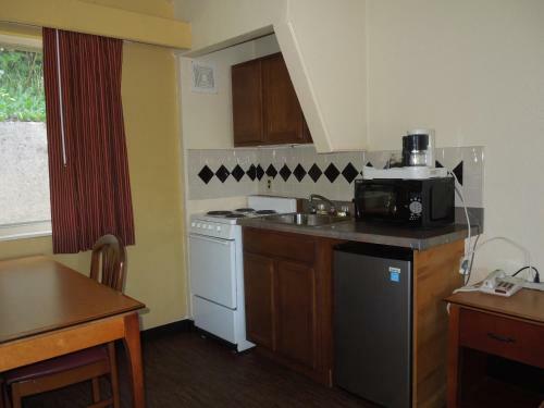 Monticello Motel
