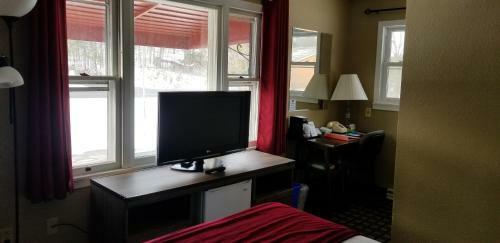 Greystone Motel