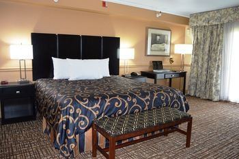 Hollow Inn And Motel