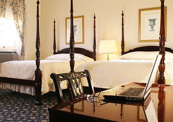 Hotel Middlebury Inn