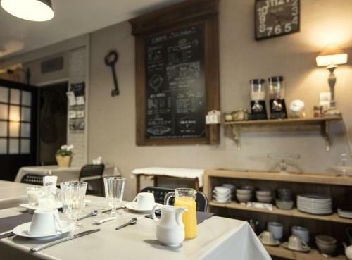 Hostal Aux Petits Bonheurs