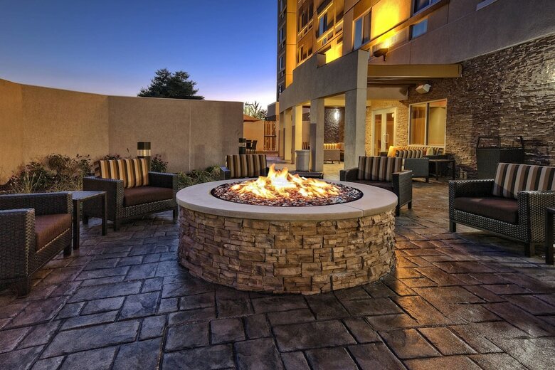 Hotel Courtyard By Marriott Westbury Long Island