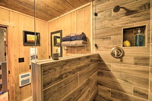 Hound Trails Cabin Hiking, Wineries And Waterfalls!