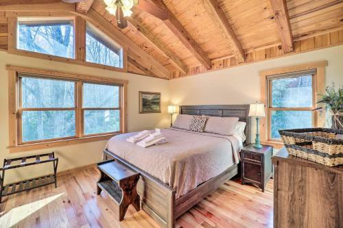 Rocky Creek Cabin With Hot Tub, Creek Views!
