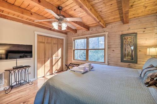 Rocky Creek Cabin With Hot Tub, Creek Views!