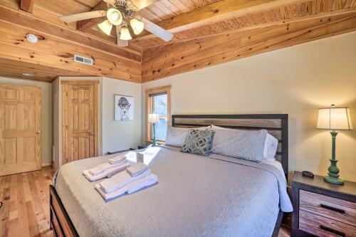 Rocky Creek Cabin With Hot Tub, Creek Views!