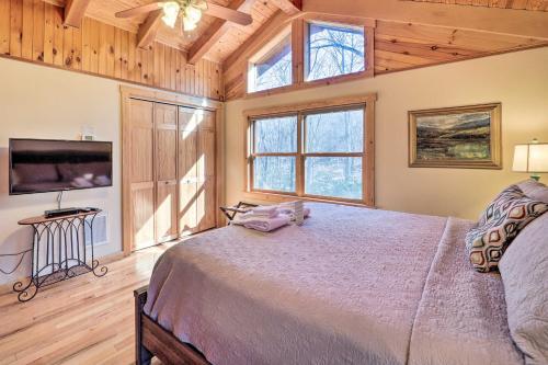Rocky Creek Cabin With Hot Tub, Creek Views!