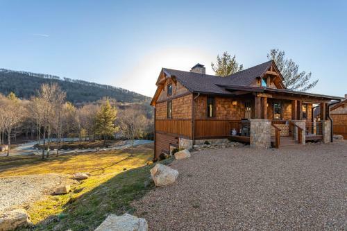 Little Big Bear At Eagles Nest - New Listing!