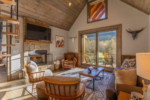 Little Big Bear At Eagles Nest - New Listing!