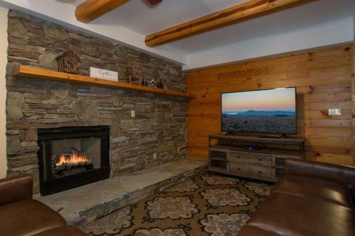 Blissful Bear Private Cabin Retreat