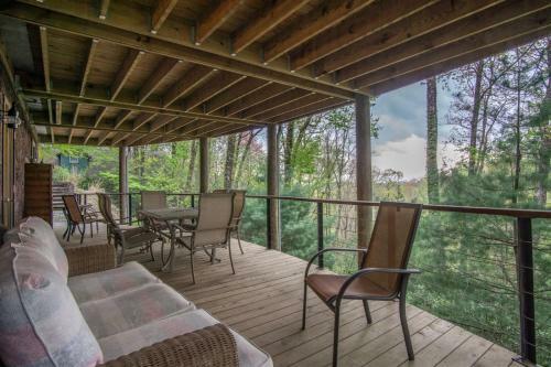 Blissful Bear Private Cabin Retreat