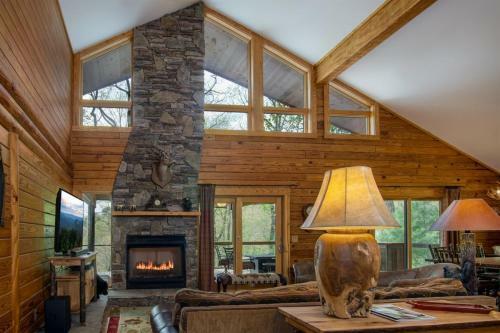 Blissful Bear Private Cabin Retreat