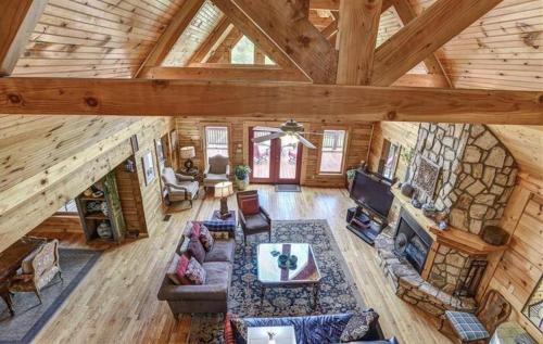Black Mountain Hilltop Retreat