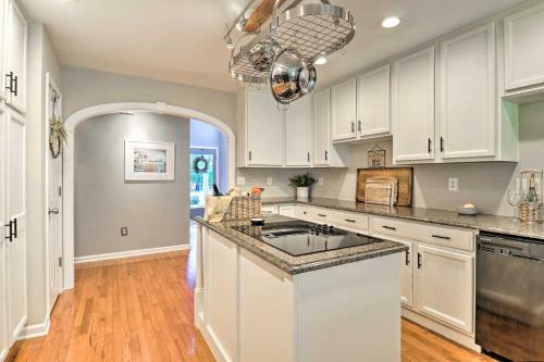 Lovely Family Home 0 7 Mi To Downtown Brevard
