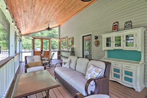 Lovely Family Home 0 7 Mi To Downtown Brevard