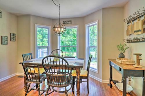 Lovely Family Home 0 7 Mi To Downtown Brevard