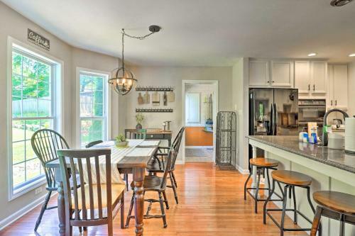 Lovely Family Home 0 7 Mi To Downtown Brevard