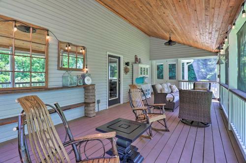 Lovely Family Home 0 7 Mi To Downtown Brevard