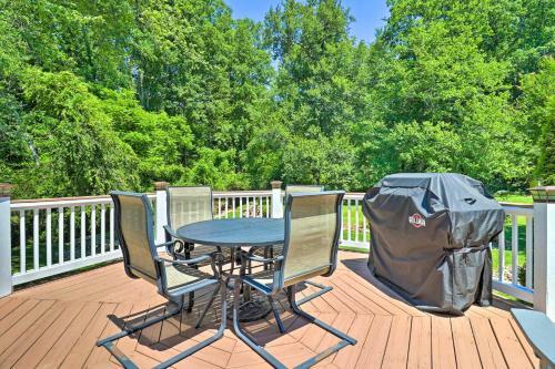 Lovely Family Home 0 7 Mi To Downtown Brevard