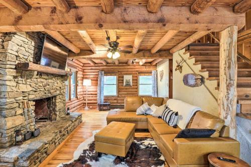 Waynesville Cabin With Deck, Grill And Fire Pit!