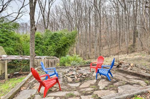 Waynesville Cabin With Deck, Grill And Fire Pit!