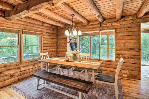 Waynesville Cabin With Deck, Grill And Fire Pit!
