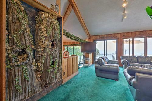 Retro Beech Mountain Home - 2 Mi To Skiing!