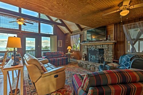 Beech Mountain Abode Near Hiking And Ski Slopes