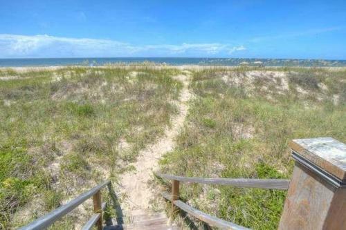 623 Caswell Beach Rd