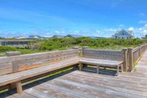 623 Caswell Beach Rd