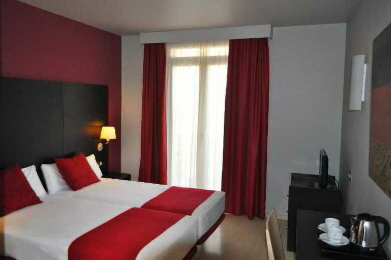 Hotel Oriente Atiram