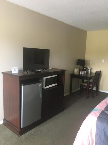 Hotel Ambassador Inn