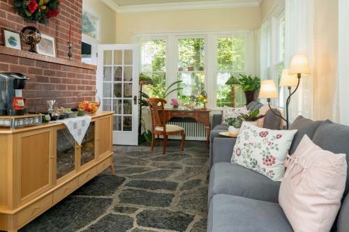 Bed & Breakfast South Court Inn