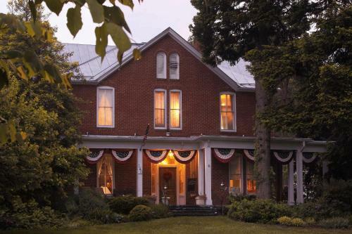 Bed & Breakfast South Court Inn
