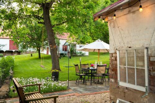 Bed & Breakfast South Court Inn