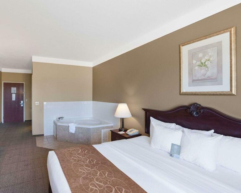 Hotel Comfort Suites Plainview