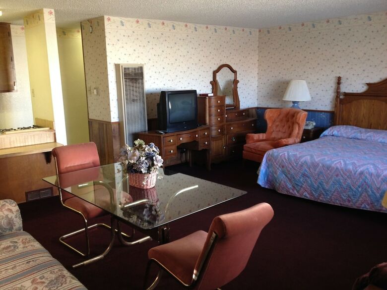 Motel Warrick Plaza Inn
