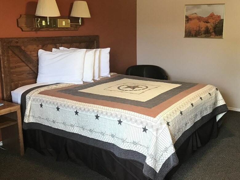 Motel Broken Spur Inn & Steakhouse