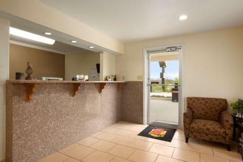 Motel Super 8 Pleasanton