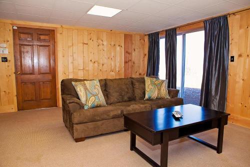 Scenic Mountain Retreat